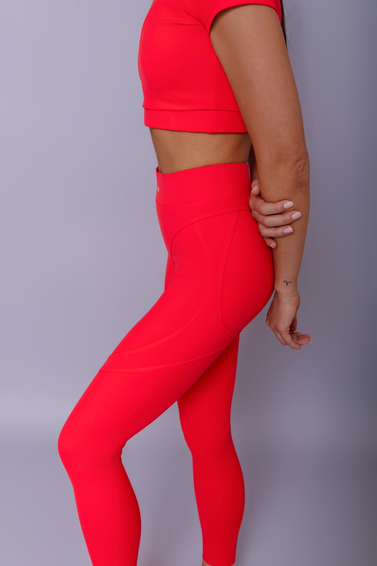 Contour Fit Top